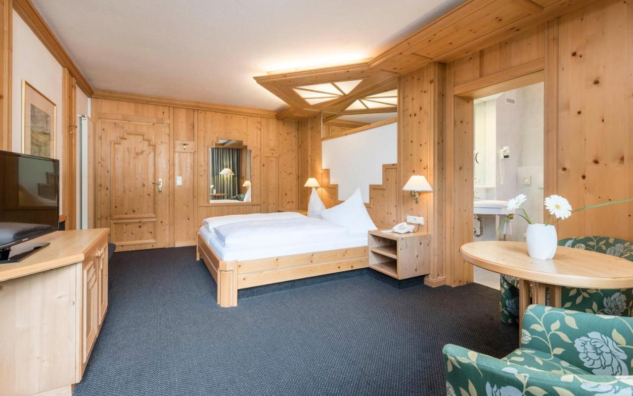 Ferien & Wellnesshotel Windschar Bruneck Exteriör bild