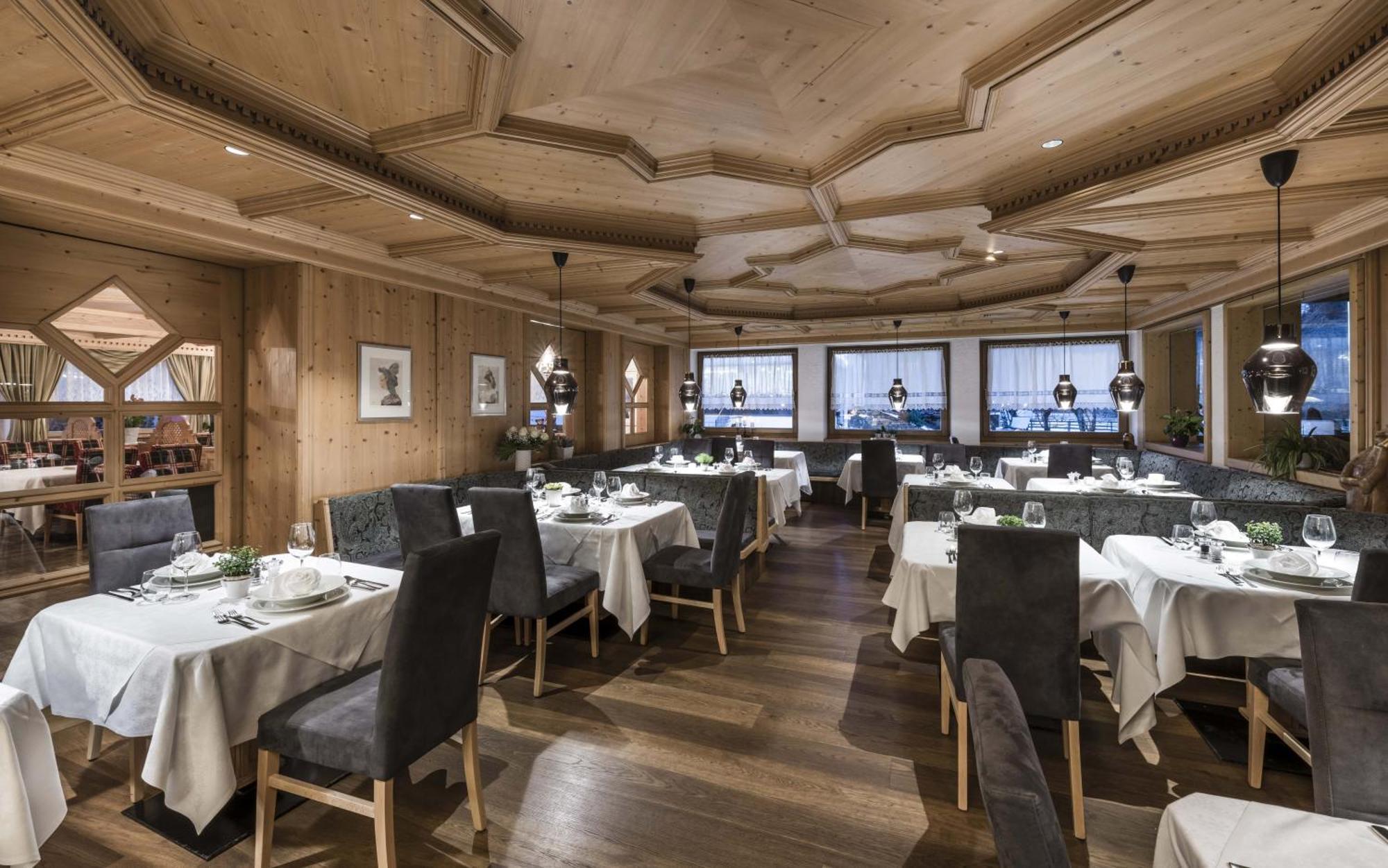 Ferien & Wellnesshotel Windschar Bruneck Exteriör bild