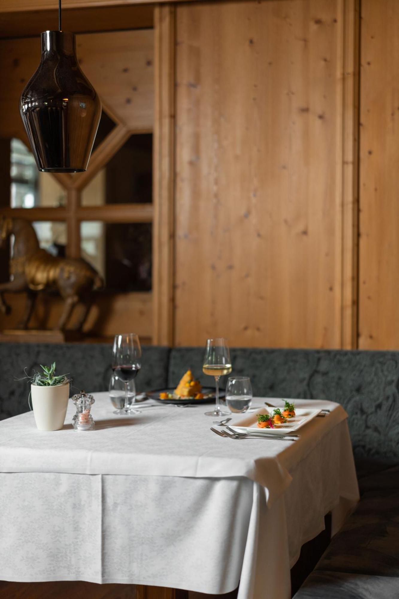 Ferien & Wellnesshotel Windschar Bruneck Exteriör bild