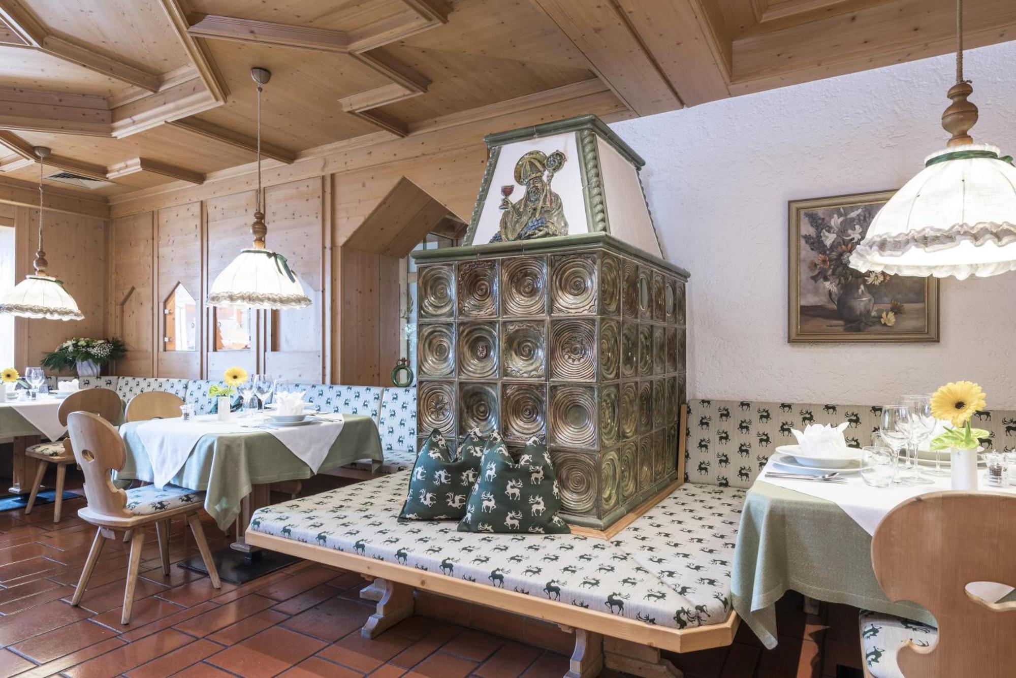 Ferien & Wellnesshotel Windschar Bruneck Exteriör bild